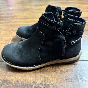Born Wynter Comfort Ankle Bootie Black Distressed Women's 8.5 Suede Leather